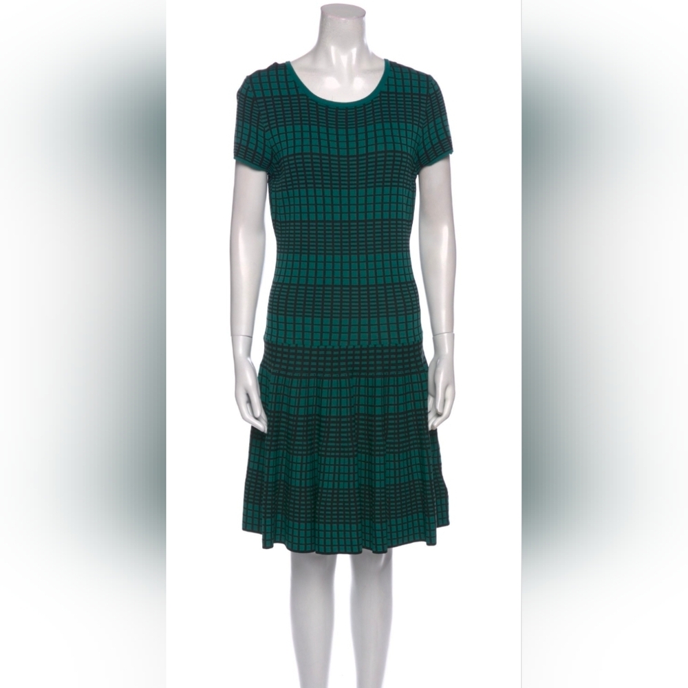 NEIMAN MARCUS Bodycon Fit & Flare Dress - Size Small